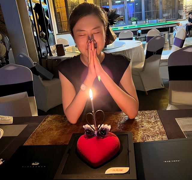 国乒女神丁宁，退役后为何至今单身？好友张怡宁：她有两大问题