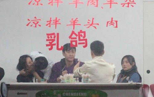 一儿三女，陈浩民5年抱4还嫌子女不够多？老婆蒋丽莎：再生