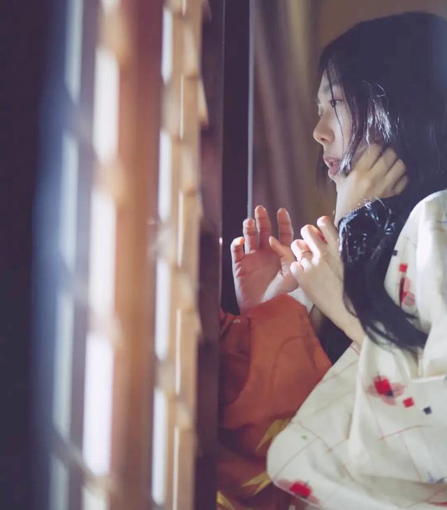 韩国大尺度电影《小姐》：探寻人性与情感的多面性