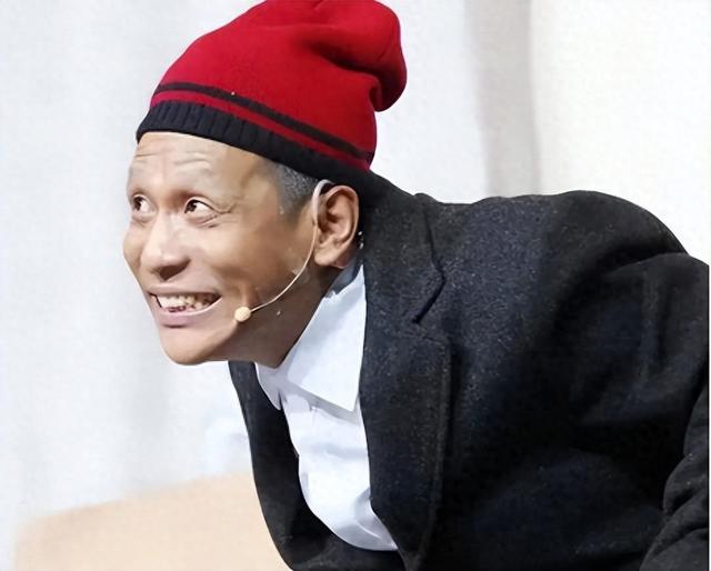男人有钱就变坏?结婚七年成名之后却坚决原配离婚,如今他后悔不