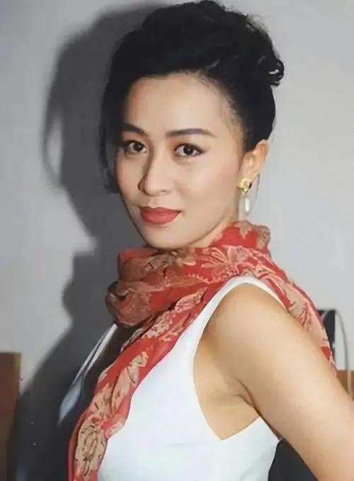 90年代，颜值最高的10大女明星排名，张曼玉仅第5，第1名无争议