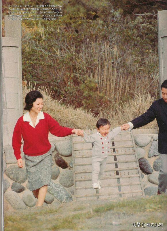日本德仁天皇童年私密照 美智子皇后是个好妈妈