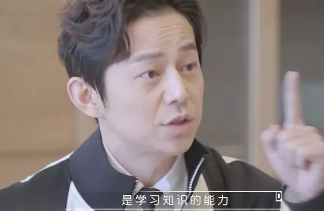 范丞丞私下生活曝光,吃喝玩乐打游戏,粉丝怒其不争劝其考大学