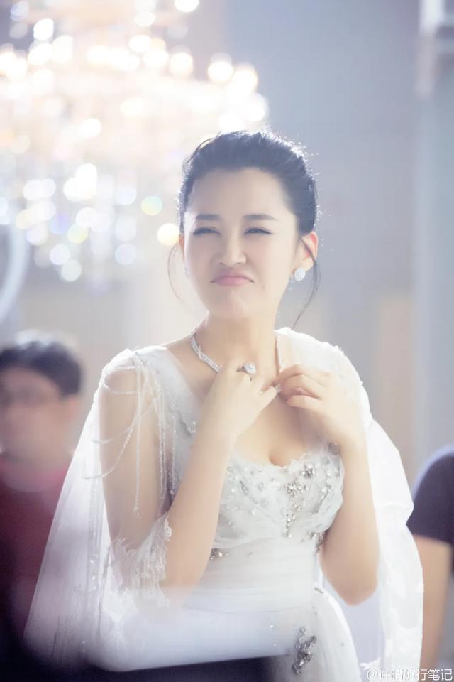 57岁熟女许晴，近照曝光人间尤物