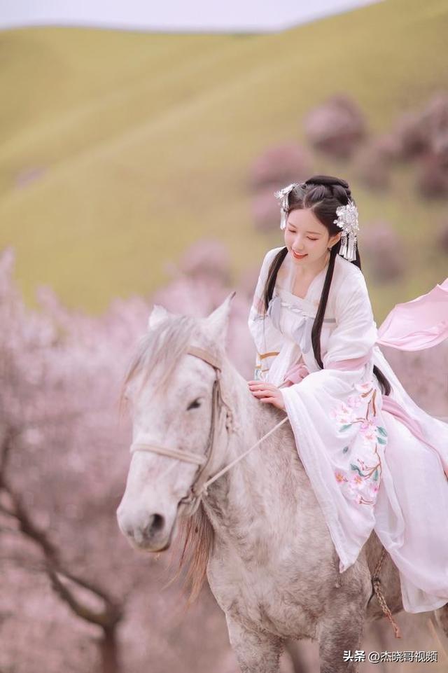 男子贪色，在破屋与女乞丐缠绵，女乞丐：你要负责任