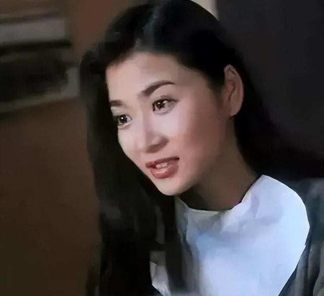 凭借三级片出道，后来嫁给有钱人，吴雪雯现在生活如何？