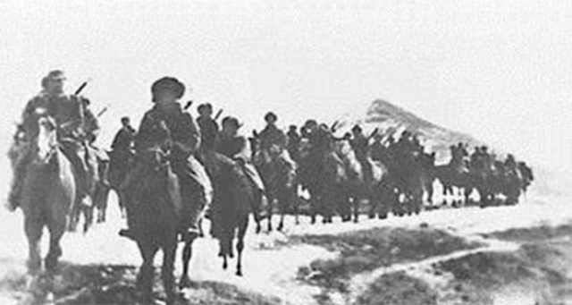 枪决前吉鸿昌叫人搬椅子,他说:我为抗战而生,死也不能倒下