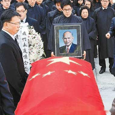 何鸿燊与霍英东：利益分合拆散儿女，两大豪门领袖恩怨情仇五十年