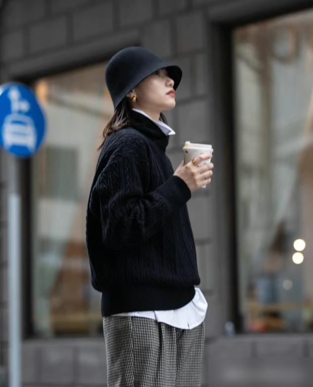 真高级的女人，为什么总偏爱“黑色”？绝对不是显瘦，关键在这里