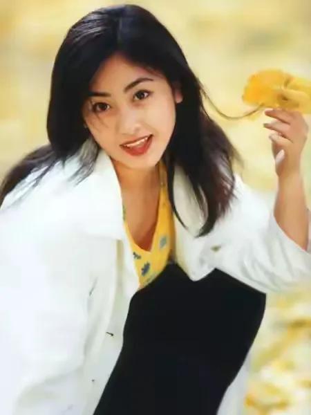 揭秘!娱乐圈女星雅琪与张铁林的隐秘情史,她如何重获新生?