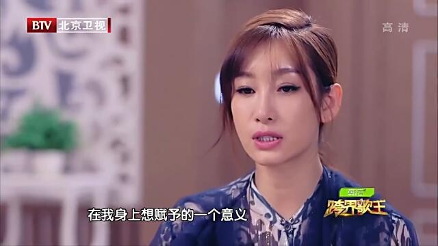 她是金马影后，如今整容八百回，为炒作变神经病
