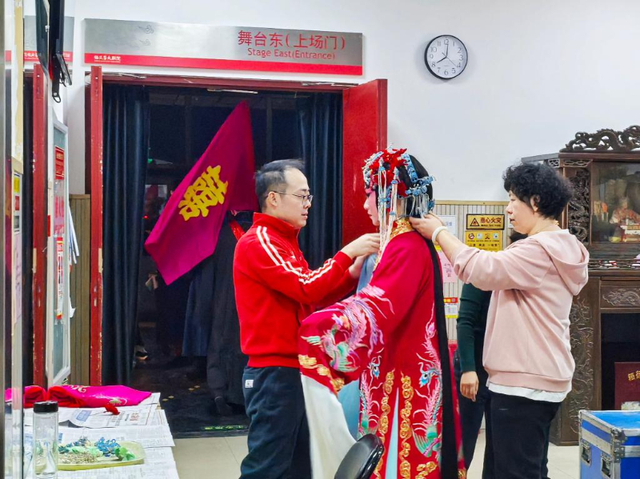 新春走基层·春节他们在岗|京剧演员舞台贺岁:艺术为民 好戏不停