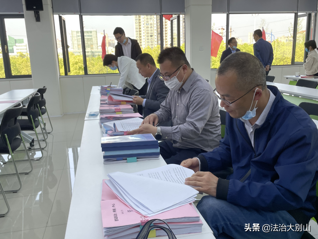 黄冈市委政法委工作组到团风调研督导重点工作