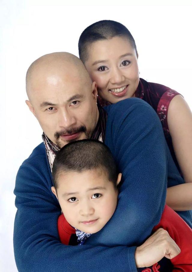 著名演员徐锦江:20岁时父亲因病离世,寡母与妻子一样重要
