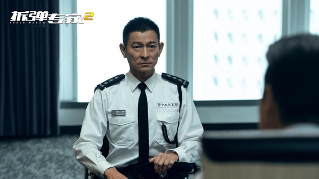 《拆弹专家2》:别为潘乘风叫冤,他本就是警队的“定时炸弹”