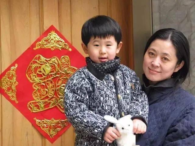 61岁倪萍私生活曝光,她人前人后两副面孔,竟骗了观众整整30年