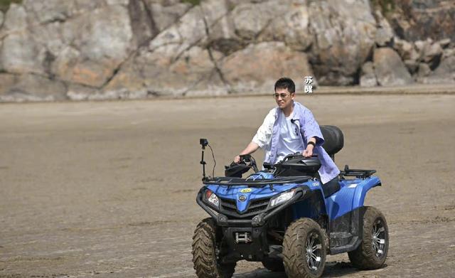 苏醒姚政15年后同台,抢拍事件被重提,苏醒的反应很微妙