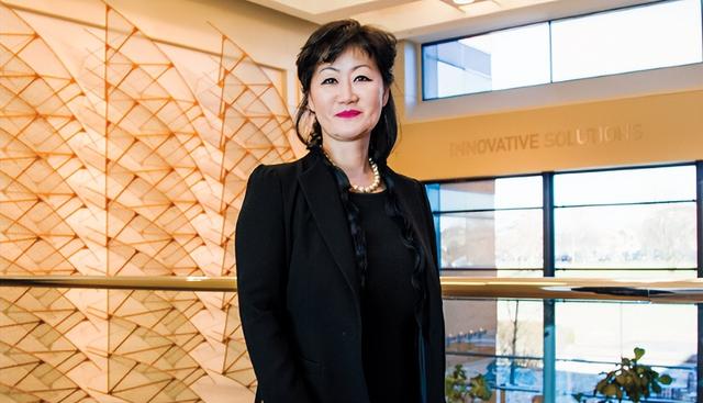 离婚后,前妻和马斯克帮他成为百亿富豪