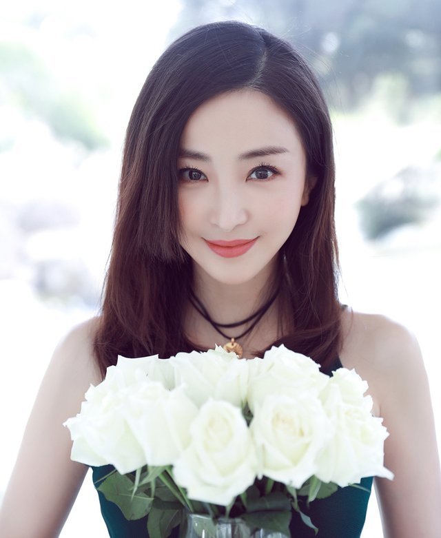 从空姐到童年女神，出道23年没火的她，年过40不婚专注搞事业