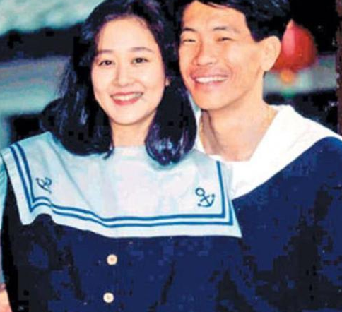 背景强大的于佳卉, 2段婚姻失败,至亲去世,43岁烧炭自杀离世