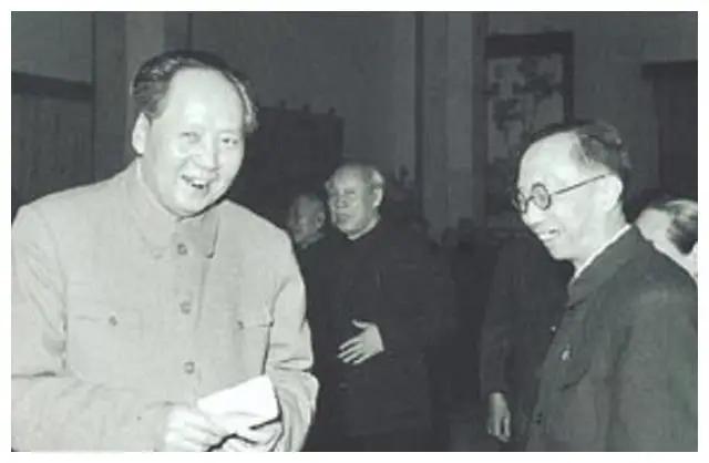清朝末代格格街头摆摊叫卖,毛泽东称其有志气,我来安排