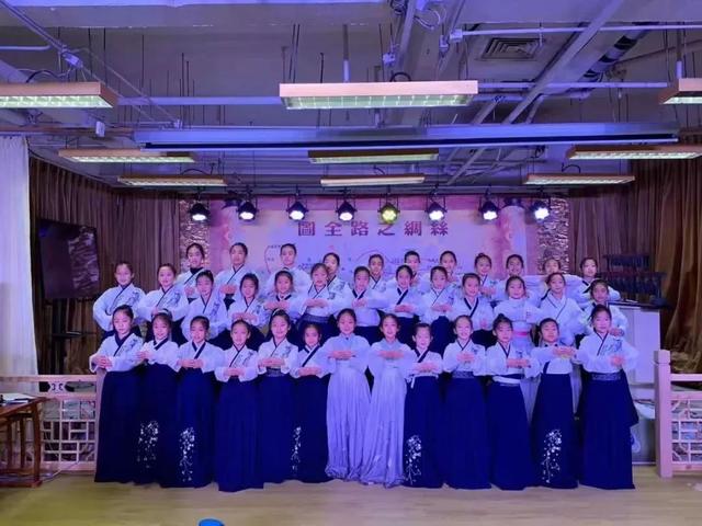 女子水晶乐坊在北京落地罕见民族乐器体验馆