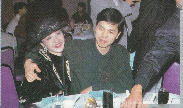 “天后”陈慧娴,与初恋痴缠6年,跟张学友当众拥吻,至今仍未婚