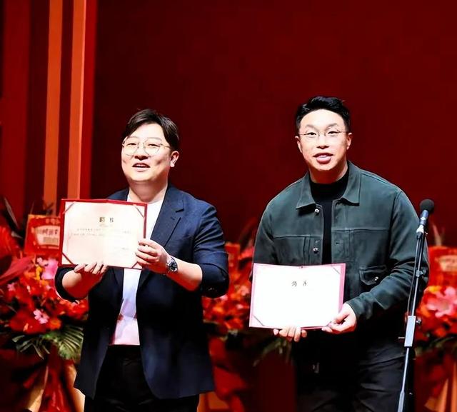 德云社人事大变动!郭德纲徒弟烧饼任副总,曹鹤阳双重身份被骂惨