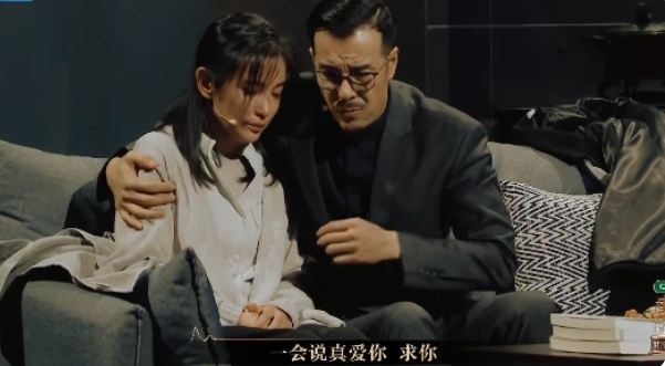海一天:不靠当领导的父亲,46岁才走红,娶二婚妻子待继子如亲生