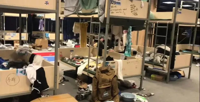 四代选秀宿舍:女生被迫住甲醛房,浑身过敏得哮喘,男生却很正常