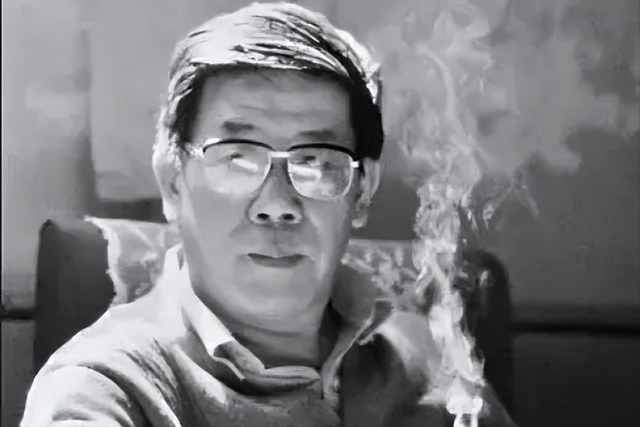 1951年,英达父亲英若诚揪出两名美国间谍,他俩还是清华大学教师