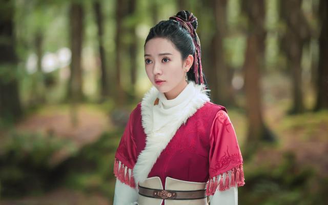 《巴啦啦小魔仙》四位魔仙小蓝,第一位成导演,00后的她最红
