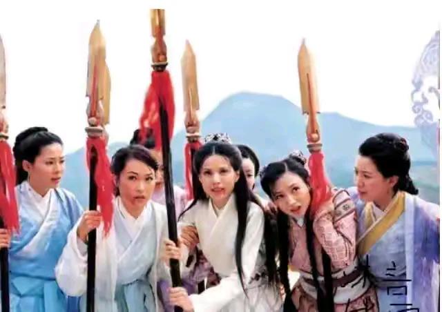 杨家12寡妇各个下场凄凉,穆桂英被万箭穿心,只有一人平安回归