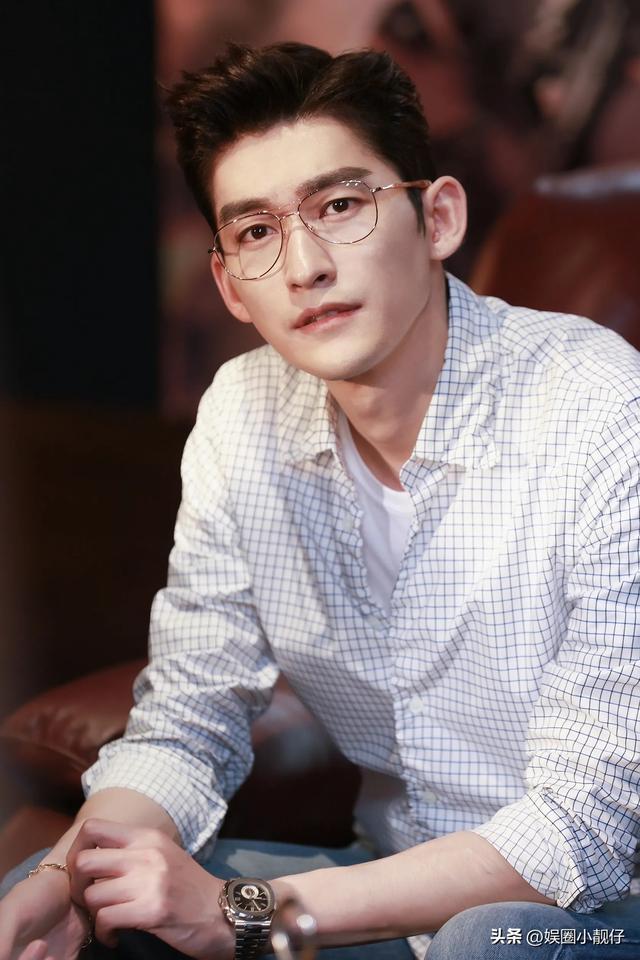 拖行交警耍大牌,借拍戏行不轨之事,靠改名洗白的张翰终究翻车了