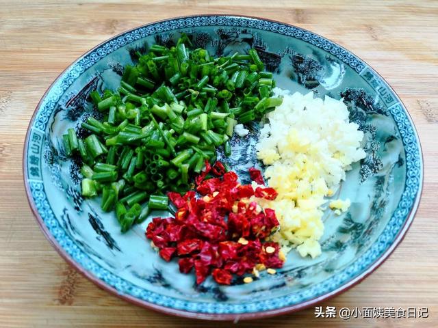 4月，这菜要多吃，10块钱3斤，营养好吃不发胖，简单一炒比肉香！
