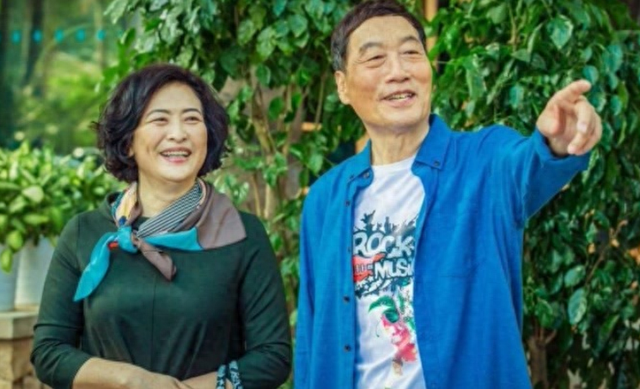 原来他就是许娣的老公，结婚40年甘当家庭煮夫，地位比许娣还高