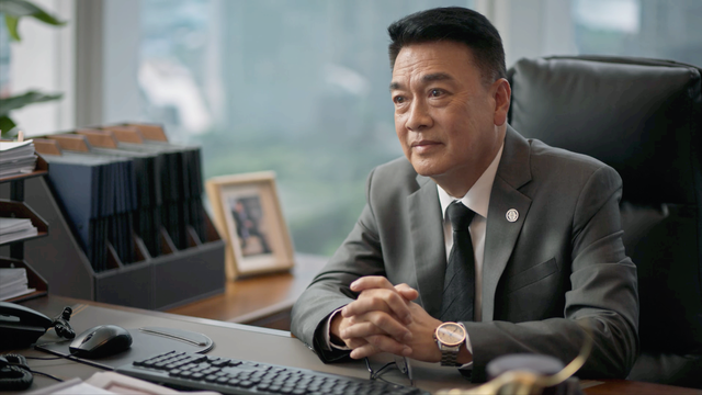 《城中之城》:剧情夸张,赵辉权力太大,总行纪委的办案水平堪忧