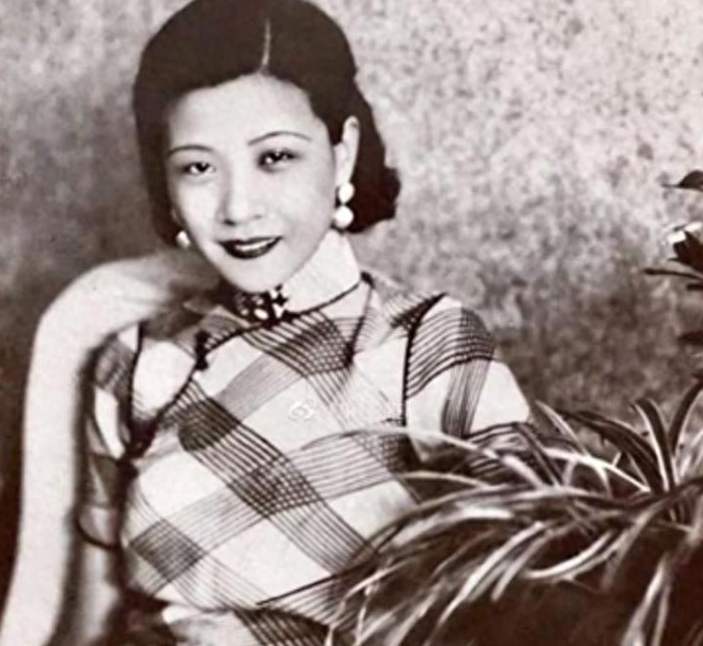 1975年,一个女乞丐死在街头,一路人凑近一看惊呼道:怎么是她?