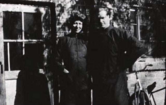 1951年,英达父亲英若诚揪出两名美国间谍,他俩还是清华大学教师