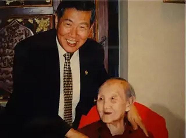 李昌钰:我一生什么都不怕,连美国总统都不怕,但我怕我的妈妈