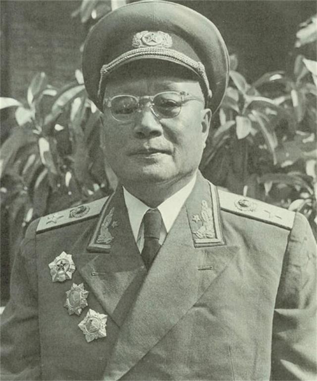 1986年刘伯承病逝，邓小平看到治丧委员会名单后，顿时脸色大变