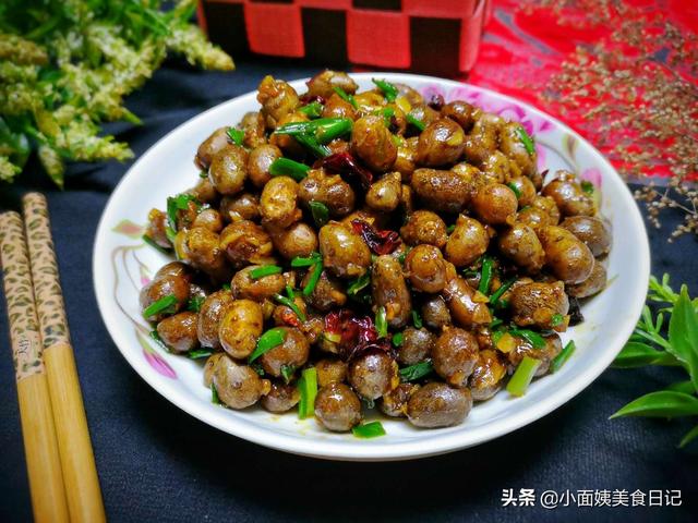 4月，这菜要多吃，10块钱3斤，营养好吃不发胖，简单一炒比肉香！