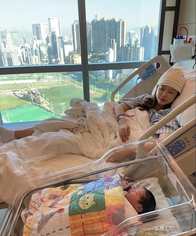 34岁张大奕官宣生子！住20w产房，产后气色超好，香港身份引热议