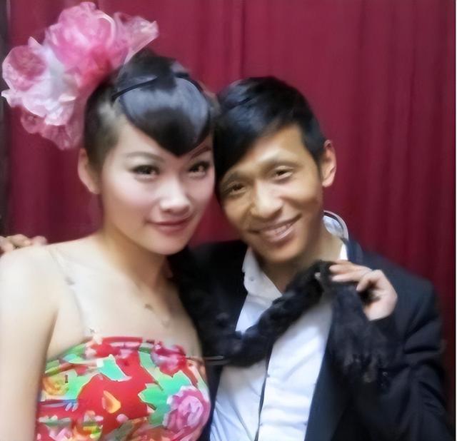 男人有钱就变坏?结婚七年成名之后却坚决原配离婚,如今他后悔不