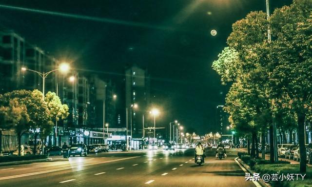 梦醒于午夜两点半