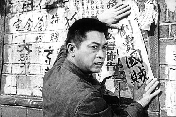 电影背后的故事:珠江电影制片厂的经典电影《大浪淘沙》