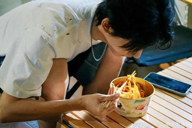 邓为曾有多个合作对象,为何大家偏偏希望他和杨紫在一起?
