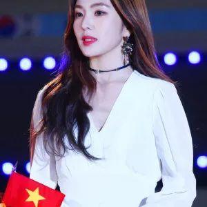 身高157cm却能穿出167cm的“大长腿”即视感!看以“名品美貌”著称的Irene裴珠泫如何玩转小个子穿搭!