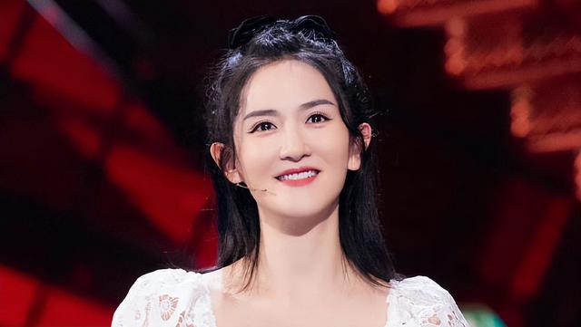 萌探最新一季，捧高踩低、人情世故，在赵丽颖身上体现得淋漓尽致