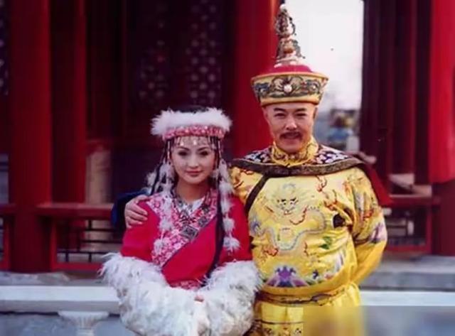揭秘!娱乐圈女星雅琪与张铁林的隐秘情史,她如何重获新生?
